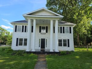 Blog 7 Clean White Vinyl Siding And Columns After A Soft Wash In Granger In — Double A Power Washing